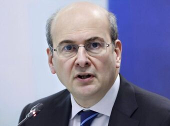 Χατζηδάκης: «Η μείωση των άμεσων φόρων θα φανεί κατευθείαν στην τσέπη των Ελλήνων»