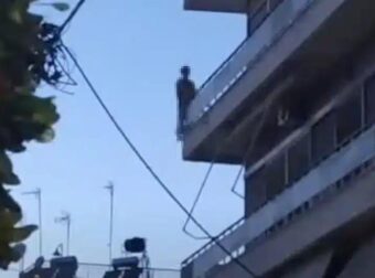 Σοκ στο Αγρίνιο: Νεκρή νεαρή μητέρα που έπεσε από μπαλκόνι πολυκατοικίας στον 4ο όροφο