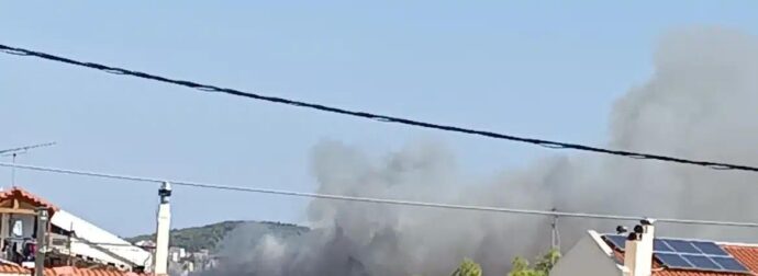 Φωτιά τώρα στην Παιανία κοντά στην Αττική Οδό – Σηκώθηκαν 4 εναέρια