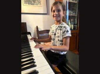 Η 8χρονη Αλεξάνδρα Γουδά βραβεύτηκε σε διεθνή διαγωνισμού πιάνου