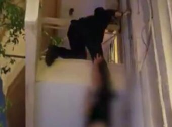 Γυναίκα αστυνομικός της ΔΙ.ΑΣ και μητέρα 3 παιδιών διέσωσε 5χρονο αγοράκι από μπαλκόνι – Ήταν ολομόναχο και κλειδωμένο