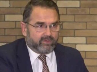 Σταύρος Μπαλάσκας: «Εpωτεύτηκα πολύ, κυλιόμουν στα πατώματα, δεν θα χώριζα τη γυναίκα μου»
