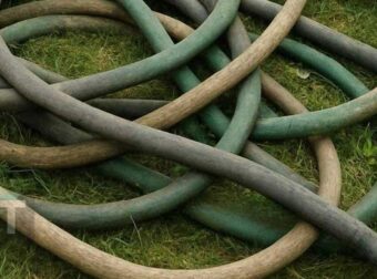 Σταματήστε να πετάτε τα παλιά λάστιχα – 10 έξυπνα κóλπα για να τα χρησιμοποιήσετε μέσα στο σπίτι