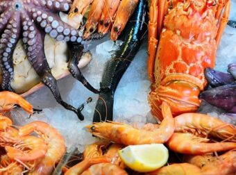 ΑΝΑΚΑΛΟΥΝΤΑΙ ΠΑΝΩ ΑΠΟ 4Ο ΤΟΝΟΙ ΠΑΣΙΓΝΩΣΤΩΝ ΘΑΛΑΣΣΙΝΩΝ ΜΟΛΥΣΜΕΝΑ ΜΕ ΡΑΔΙΕΝΕΡΓΕΙΑ – ΣΥΝΑΓΕΡΜΟΣ ΣΕ ΜΕΓΑΛΑ ΣΟΥΠΕΡΜΑΡΚΕΤ