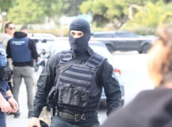 Συντριπτικό πλήγμα στη μαφία της Κρήτης: Μεγάλη αστυνομική επιχείρηση με 48 συλλήψεις – Εμπλέκονται αστυνομικοί και στρατιωτικοί