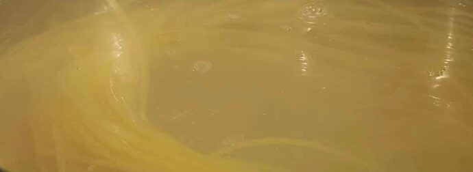 Μην πετάτε το νερό που βράσατε τα μακαρόνια – Θα εκπλαγείτε σε τι χρησιμεύει