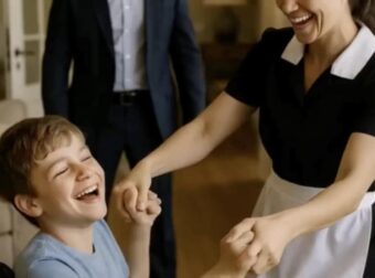 Ένας πλούσιος άντρας γύρισε στο σπίτι νωρίτερα από το συνηθισμένο και είδε την οικιακή βοηθό να χορεύει με τον γιο του, που καθόταν στο αναπηρικό καροτσάκι· αυτό που συνέβη μετά συγκίνησε τους πάντες