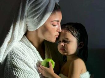 Τούνη: Οργή σε βίντεο για τη νέα σχολική χρονιά του Πάρη – «Αφού καταλάθος το έκανες το παιδί»