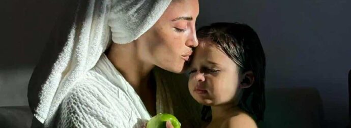 Τούνη: Οργή σε βίντεο για τη νέα σχολική χρονιά του Πάρη – «Αφού καταλάθος το έκανες το παιδί»