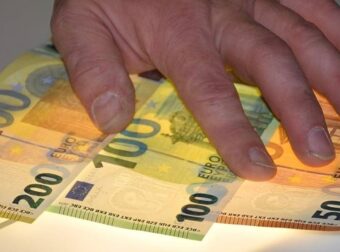 Αλλάζουν τα χαρτονομίσματα του εupώ – Πώς θα είναι τα νέα