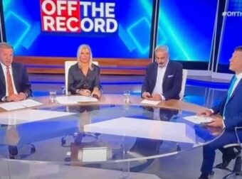 Η στιγμή που τα 5,2 Ρίχτερ πιάνουν στον αέρα τους δημοσιογράφους της ΕΡΤ