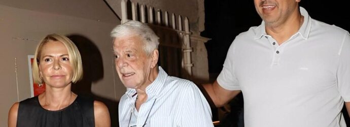 Τζένη Μπαλατσινού: Με τον πατέρα της και τον Βασίλη Κικίλια στο Ηρώδειο – Η κομψή αριστοκρατική εμφάνιση της