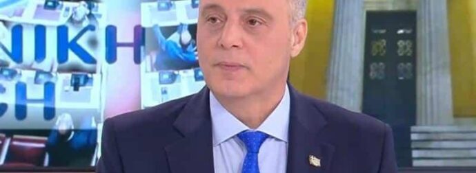 Βελόπουλος: Ζητά ενιαία αμφίεση στα σχολεία – «Ποδιά στα κορίτσια, φόρμες στα αγόρια»