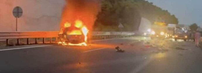 Σοκαριστικό τροχαίο στην Ε.Ο. Πατρών – Αθηνών: Απανθρακώθηκε οδηγός – Δύο ακόμη τραυματίες