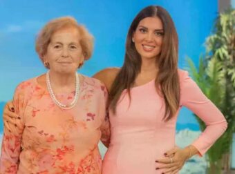 Σταματίνα Τσιμτσιλή: Μαζί με την μητέρα της στην πρεμιέρα του Happy Day – Οι σπάνιες φωτογραφίες τους