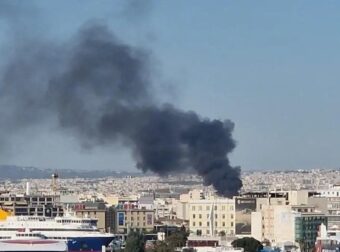 Μεγάλη φωτιά στου Ρέντη – Επιχειρούν δυνάμεις της πυροσβεστικής