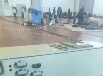 Κρήτη: Συμπλοκή και εντάσεις στο κέντρο φιλοξενίας μεταναστών στην Αγυιά – Προσπάθειες αποσυμφόρησης