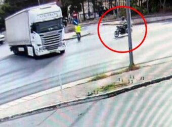 Θεσσαλονίκη: Νεκρός 29χρονος μοτοσικλετιστής σε τροχαίο με φορτηγό – Σοκάρει το βίντεο