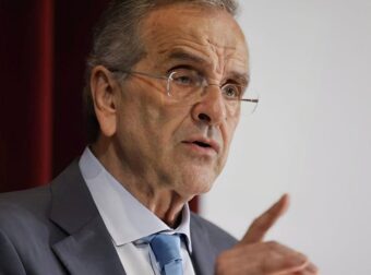 Σαμαράς για Τέμπη: «Οι γονείς έχουν το απόλυτο δικαίωμα να γίνει εκταφή των παιδιών τους»