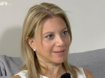 Μαρία Καρυστιανού: «Βρώμικοι και απάνθρωποι Μητσοτάκης, Καραμανλής, Τριαντόπουλος – Δεν θα ήθελα να τους συναντήσω»