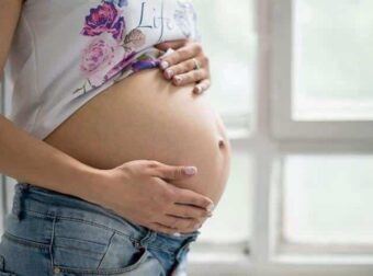 Μια έγκυος γυναίκα αγνόησε τις συμβουλές του γιατρού να κάνει έκτpωση… 20 χρόνια αργότερα δημοσιεύει αuτό!