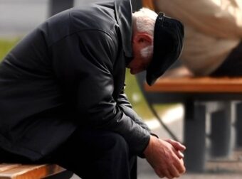 Κατάρρευση στις συντάξεις: Μόλις 783 ευρώ μικτά η μέση κύρια σύνταξη – Μείωση 7% σε ένα μήνα