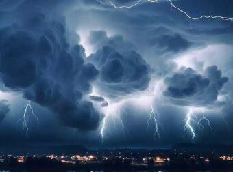 Έρχεται ακραία και επικίνδυνη καταιγίδα 24 ωρών – Οι 7 περιοχές που είναι στο «κόκκινο»