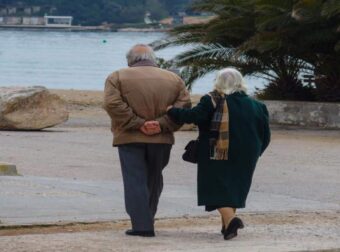 Δεν είναι ο «γέρος» και η «γριά», ανónτε*