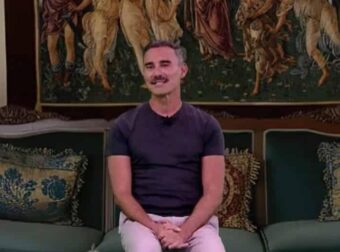 Στο παρά πέντε – 20 χρόνια μετά: Ο Γιώργος Καπουτζίδης επέστρεψε στο πατρικό του και χρειάζεται τη βοήθεια μας