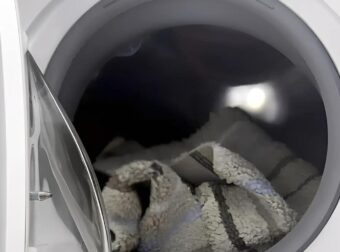 Γιατί δεν πρέπει να πλένετε τα χαλάκια μπάνιου στο πλυντήριο