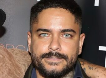 Ο Τίμος Ζαχαράτος ξεσπά: «Μια μπύρα πίνετε και αν δεν είναι τόσο παγωμένη όσο θα θέλατε, αφήνετε ένα αστέρι λες και γκρεμίστηκε η ζωή σας»