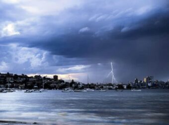 Καιρός: Ετοιμαστείτε! Έρχεται η… «Βαρβάρα» σε λίγες ώρες – Οι «κόκκινες» περιοχές που θα «χτυπηθούν»