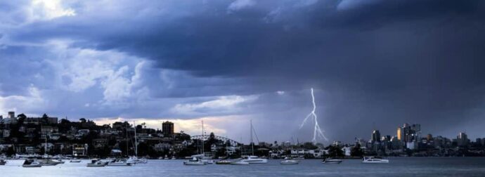 Καιρός: Ετοιμαστείτε! Έρχεται η… «Βαρβάρα» σε λίγες ώρες – Οι «κόκκινες» περιοχές που θα «χτυπηθούν»