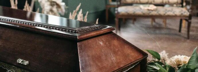 Χαμός σε κηδεία όταν ο νεκρός άνοιξε τα μάτια: Έτρεχαν πανικόβλητοι οι συγγενείς