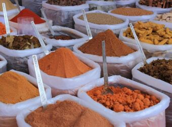 Και στην Ελλάδα το μολυσμένο μπαχαρικό – Περιέχει υψηλά επίπεδα καρκινογόνου φυτοφαρμάκου