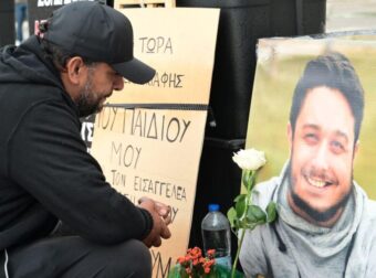 Πάνος Ρούτσι: «Υπέφερα, πείνασα, πόνεσα – O Νίκος Καρβέλας ερχόταν σχεδόν κάθε βράδυ»