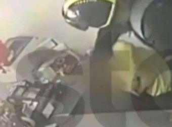 Νέο Ηράκλειο: Πατέρας «μπούκαρε» σε κατάστημα και ξυλοκόπησε άγρια την κόρη του – «Έπαθα κάκωση στο σαγόνι»