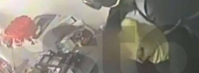 Νέο Ηράκλειο: Πατέρας «μπούκαρε» σε κατάστημα και ξυλοκόπησε άγρια την κόρη του – «Έπαθα κάκωση στο σαγόνι»