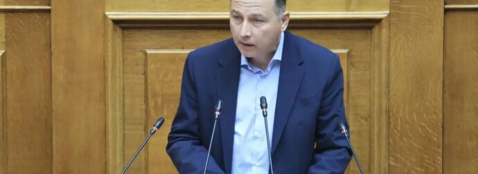 Άρση ασυλίας του βουλευτή του ΚΚΕ, Βασίλη Μεταξά -Κατηγορείται ότι έκλεψε ασπίδα αστυνομικού σε κινητοποίηση