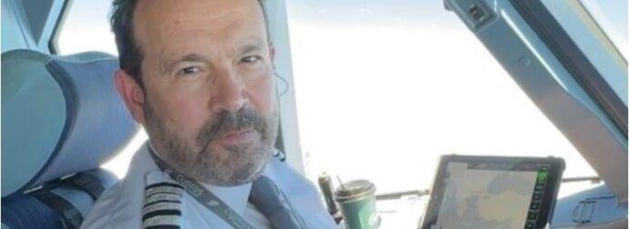 Ο Κώστας Μακεδόνας είναι πιλότος σε πασίγνωστη αεροπορική εταιρία: «Πετάω από το Ντουμπάι έως και τη Βαρκελώνη»