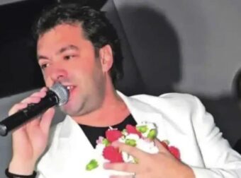 Πέθανε ο γνωστός τραγουδιστής Γιάννης Πανίτσας σε ηλικία 55 ετών