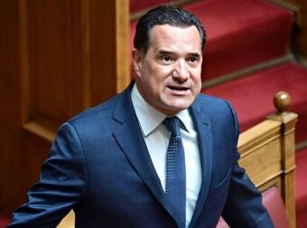 Άδωνις: «Στα 8 νοσοκομεία με περιμένουν με λουλούδια, στα 2 κομμουνιστές φωνάζουν… So what»