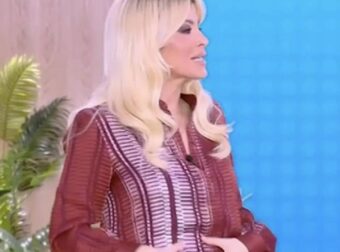 Επιτέλους το παραδέχτηκε η Κατερίνα Καινούργιου: Χάιδεψε την φουσκωμένη της κοιλίτσα στον αέρα της εκπομπής και το είπε