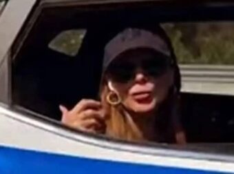 Η Δέσποινα Βανδή μεταφέρθηκε με περιπολικό για την αποφυγή ατυχήματος – Τι λένε πηγές της ΕΛΑΣ