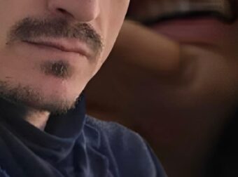 Στο εδώλιο του Εφετείου κακουργημάτων ο πασίγνωστος Έλληνας ηθοποιός και σκηνοθέτης, με βαρύ κατηγορητήριο, που αφορά 2 απόπειρες και έναν βιασμό σε 2 γυναίκες