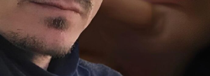 Στο εδώλιο του Εφετείου κακουργημάτων ο πασίγνωστος Έλληνας ηθοποιός και σκηνοθέτης, με βαρύ κατηγορητήριο, που αφορά 2 απόπειρες και έναν βιασμό σε 2 γυναίκες