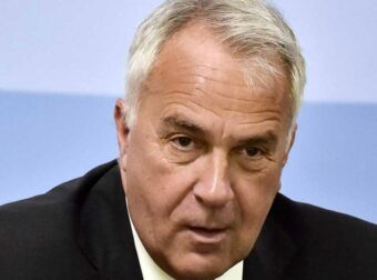 Άγρια επίθεση σε μαγαζί του Ηρακλείου με στόχο τον Μάκη Βορίδη