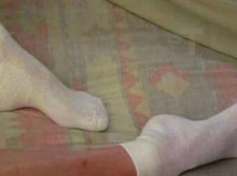 Γιατί οι ηλικιωμένοι πρέπει να φορούν κάλτσες ακόμα και στο σπίτι