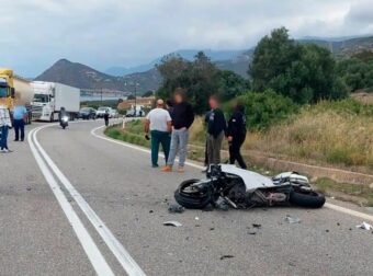 Αγροτικό παρέσυρε δύο μοτοσυκλέτες – Νεκρός 21χρονος, σοβαρά τραυματίας 37χρονος – Τραυματίσθηκε 14χρονος  