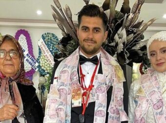 Τουρκία: Γιαγιά «χρύσωσε» τον εγγονό της στον γάμο του – Χαμός με το βίντεο